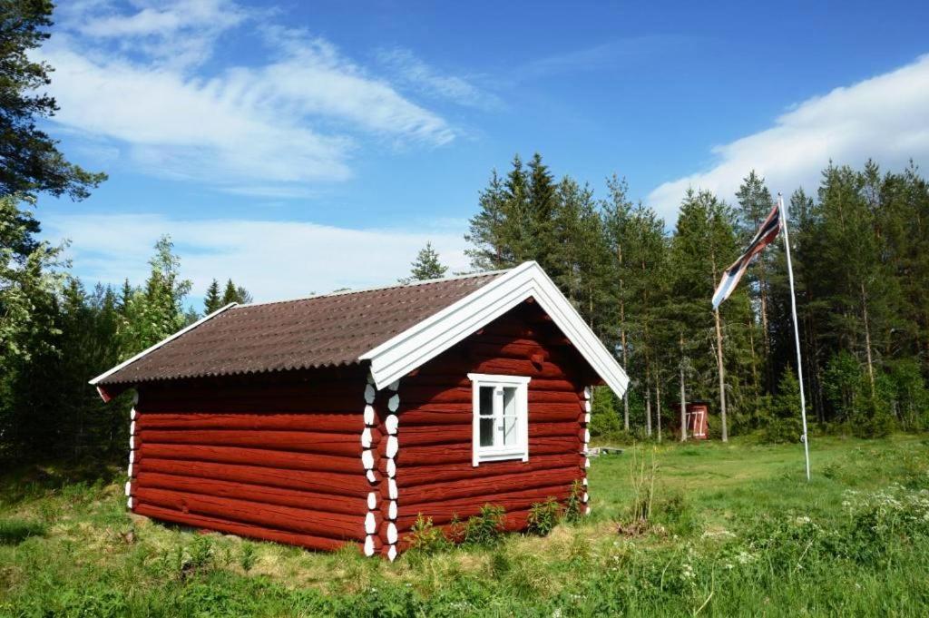 Hytte Anno 1721 Uten Internett, Strom, Vann - Men Med Rodmalt Utedo Ljordal Экстерьер фото