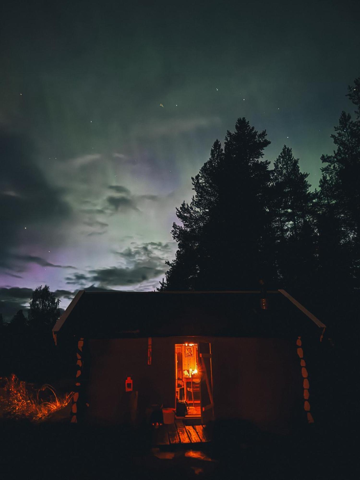 Hytte Anno 1721 Uten Internett, Strom, Vann - Men Med Rodmalt Utedo Ljordal Экстерьер фото
